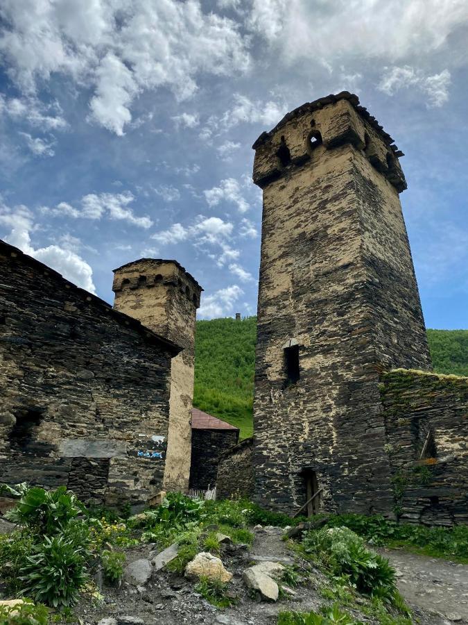 Nizharadze'S Tower Hotel Ushguli ภายนอก รูปภาพ