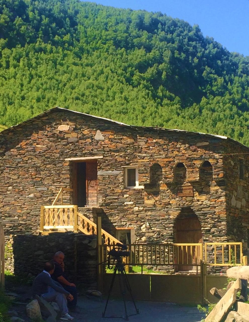 Nizharadze'S Tower Hotel Ushguli ภายนอก รูปภาพ